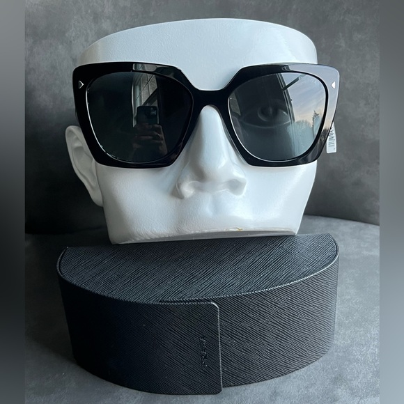 Prada PR23ZSF 54mm Square Sunglasses in Black NWT 377$ - Picture 9 of 16